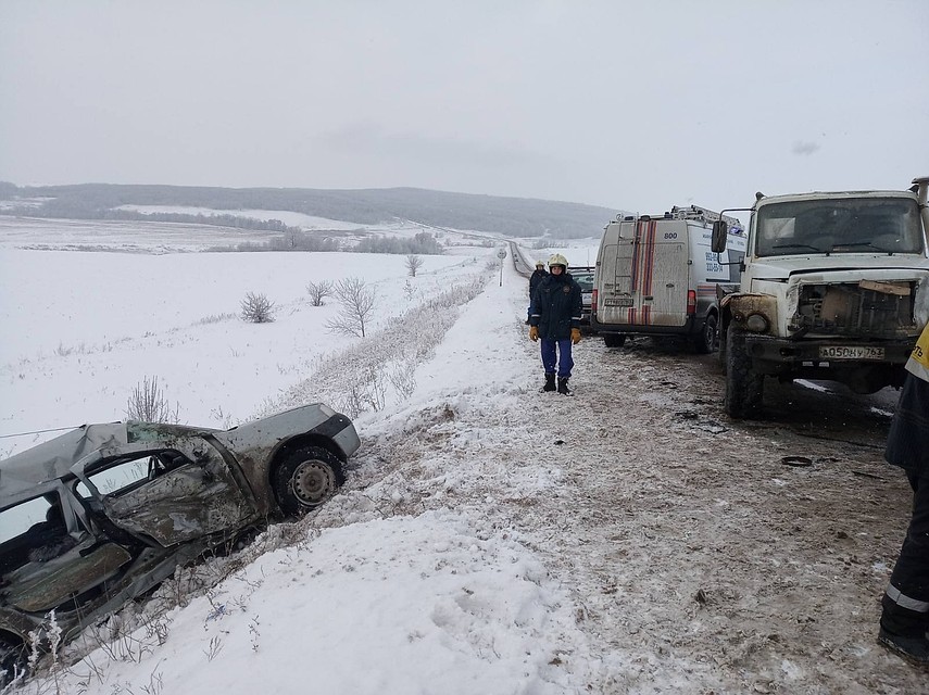 На месте ЧП работали спасатели
