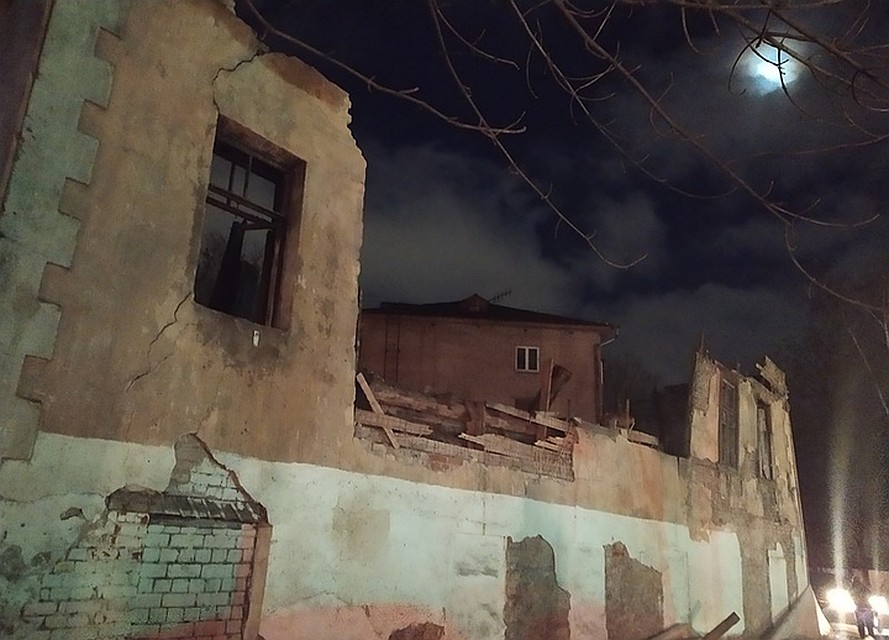 Фото: пресс-служба муниципалитета. Так здание выглядело после урагана в Псковской области в декабре 2019 года.