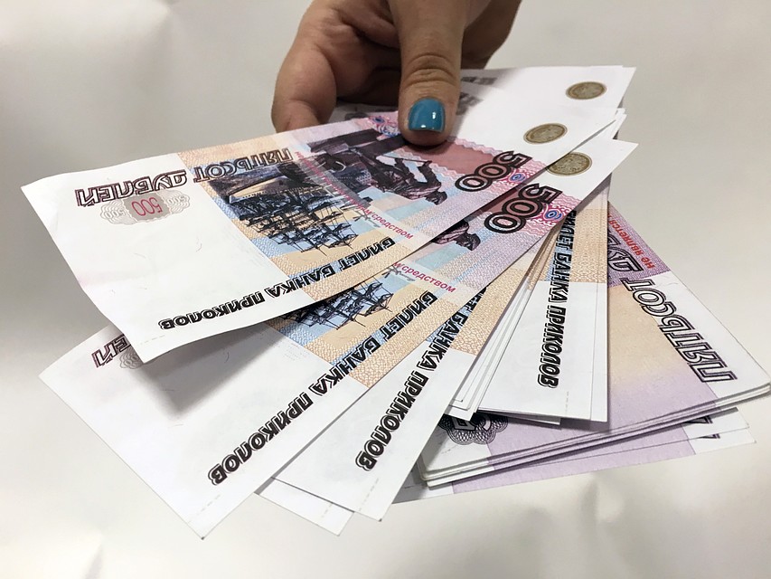 Пенсионеров дама обманывала по отработанной схеме.