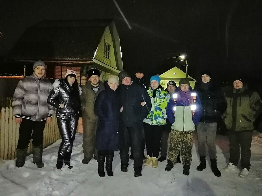 Илья - в черном посередине