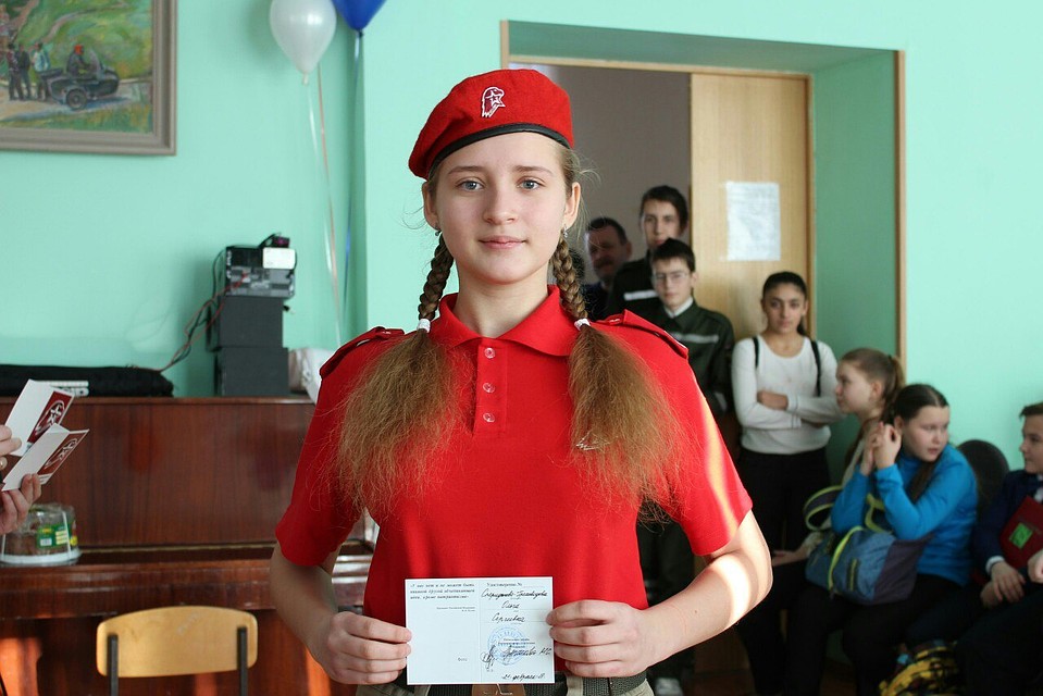 Девушка активно освещает деятельность юнармейцев в различных социальных сетях