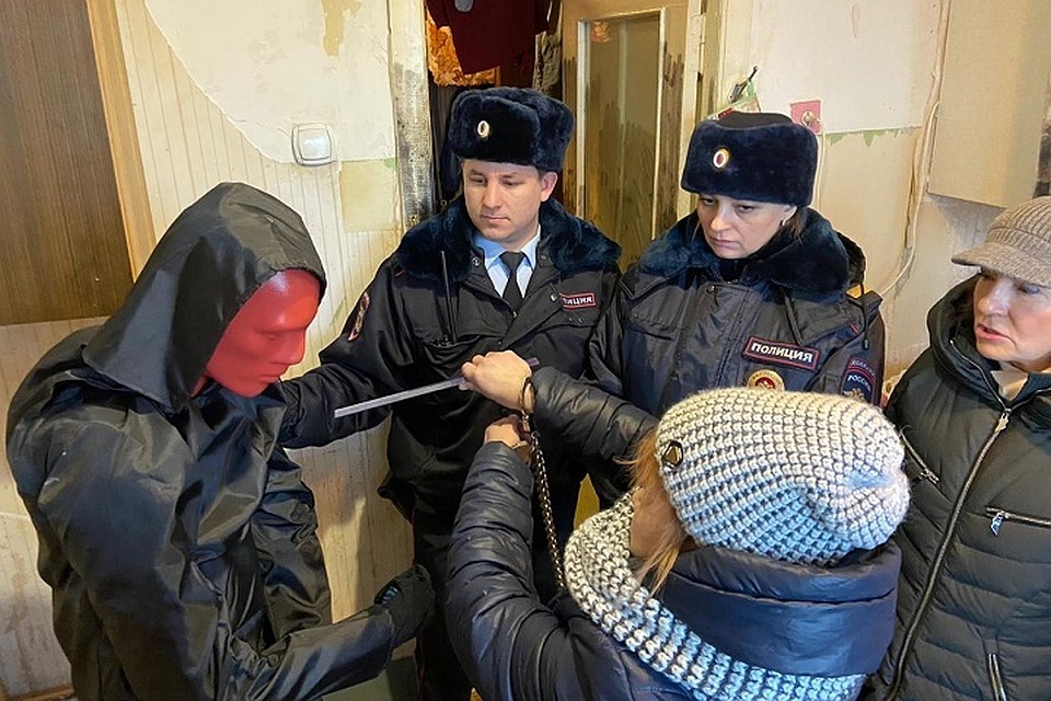 Надымчанка в старый Новый год зарезала соседку Фото: yanao.sledcom.ru