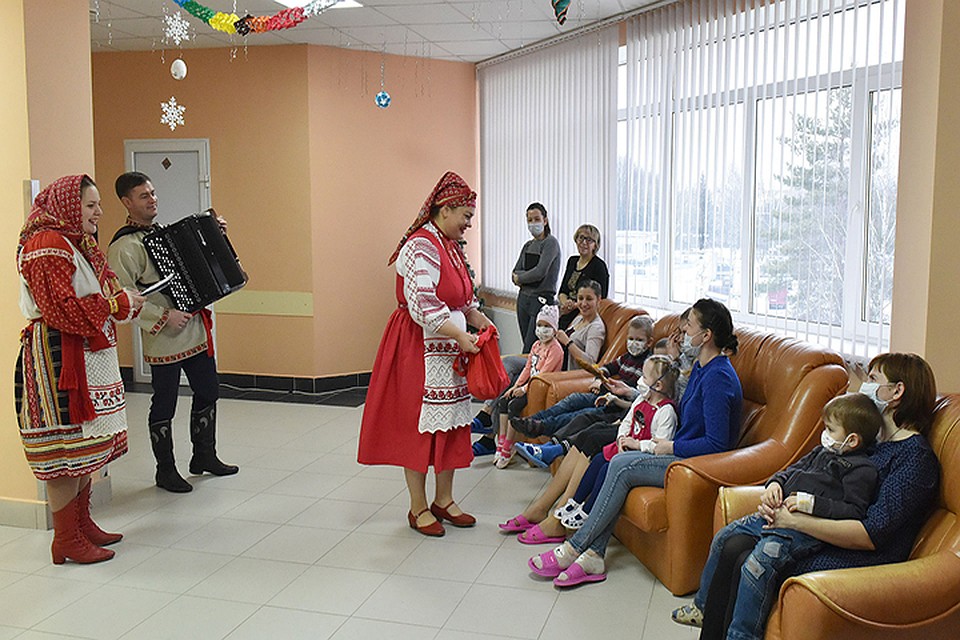 Праздник для больных детей подготовил народный фольклорный ансамбль "Макоша"
