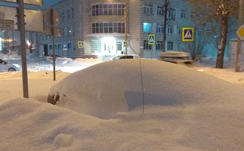 Сугробы в Барнауле