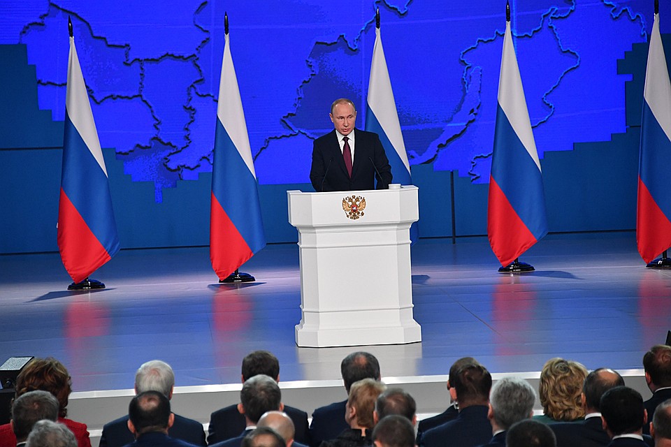 Путин сообщил, что маткапитал можно тратить сразу после рождения первенца