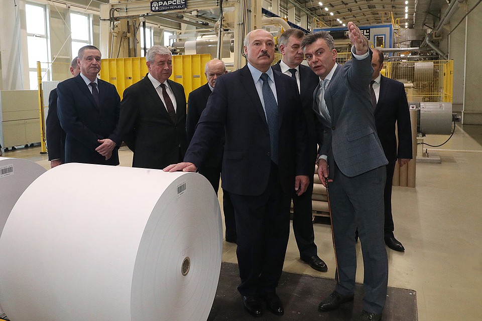 Во время визита в Шклов Александр Лукашенко высказался про нефтегазовый конфликт с Россией. Фото: БелТА
