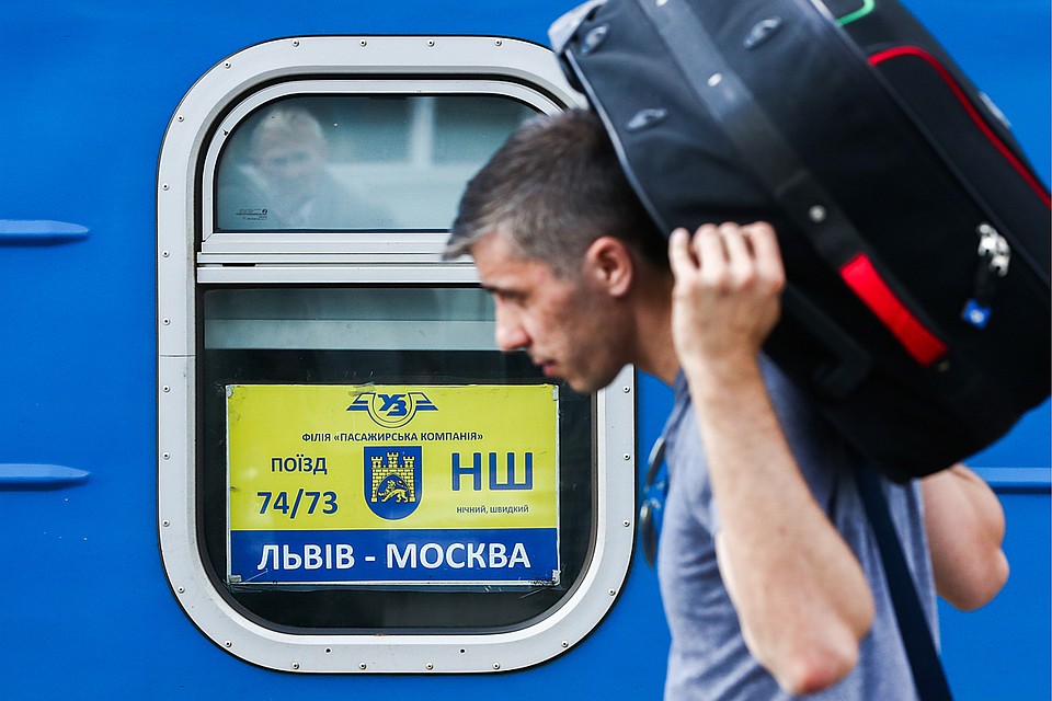 Украина теряет железную дорогу и жителей. Фото: Валерий Шарифулин/ТАСС