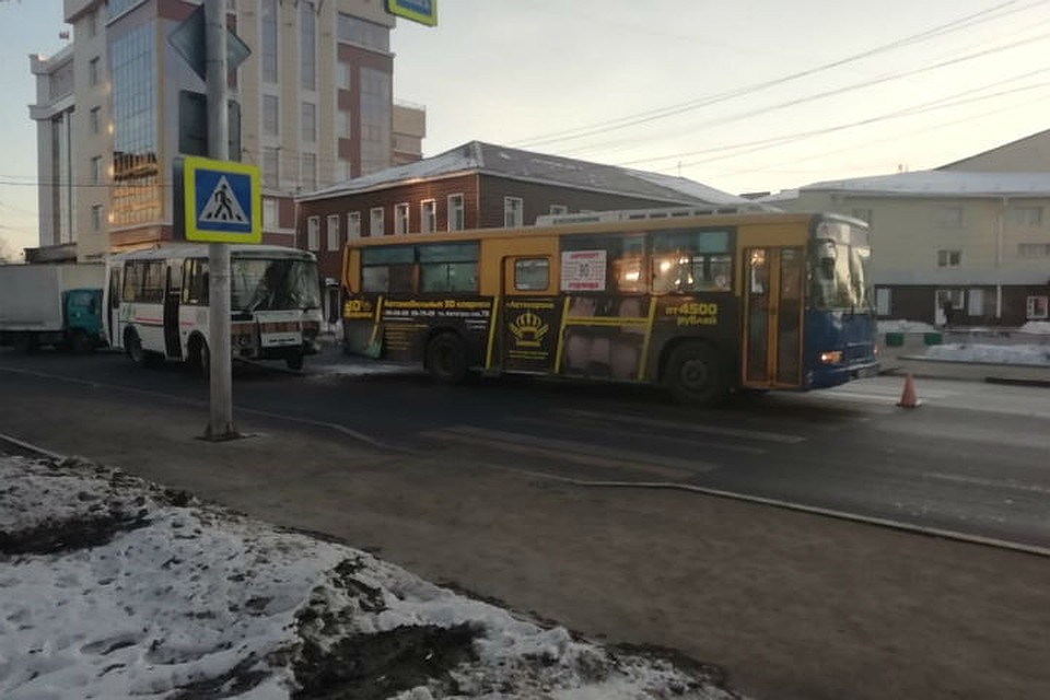 ДТП в Иркутске: автобус сбил 59-летнюю женщину на пешеходном переходе. Фото: ГУ МВД России по Иркутской области