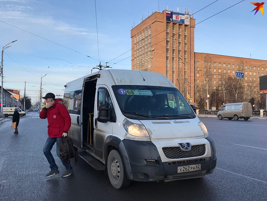 Водитель маршрутки обматерил рязанку за тысячную купюру.