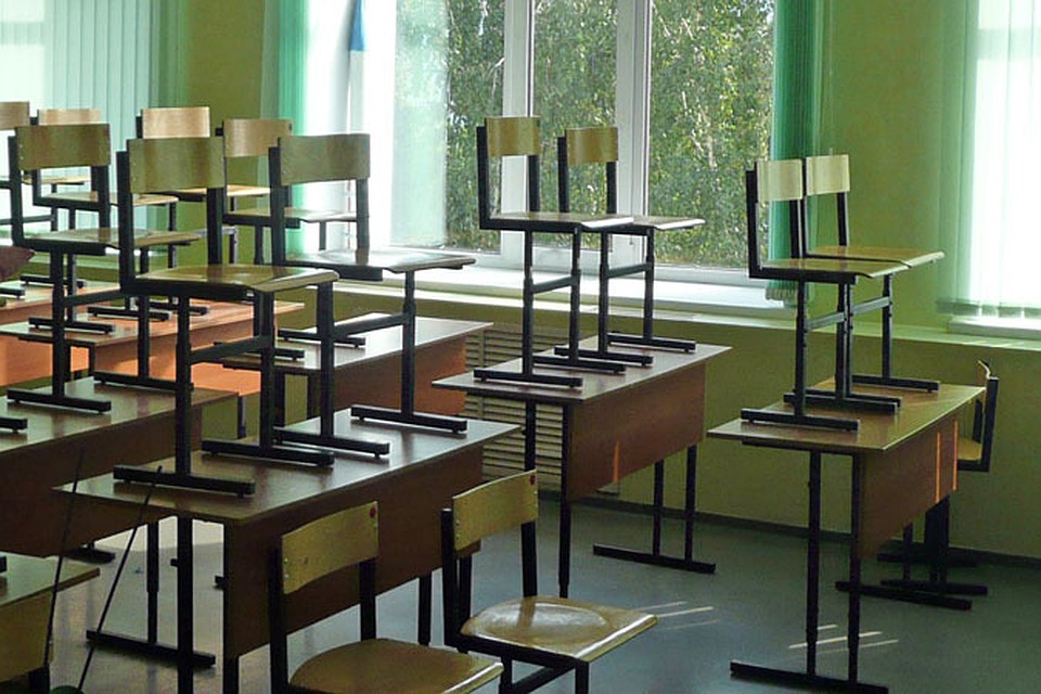 Школьников в Ноябрьске отправили на дистанционное обучение