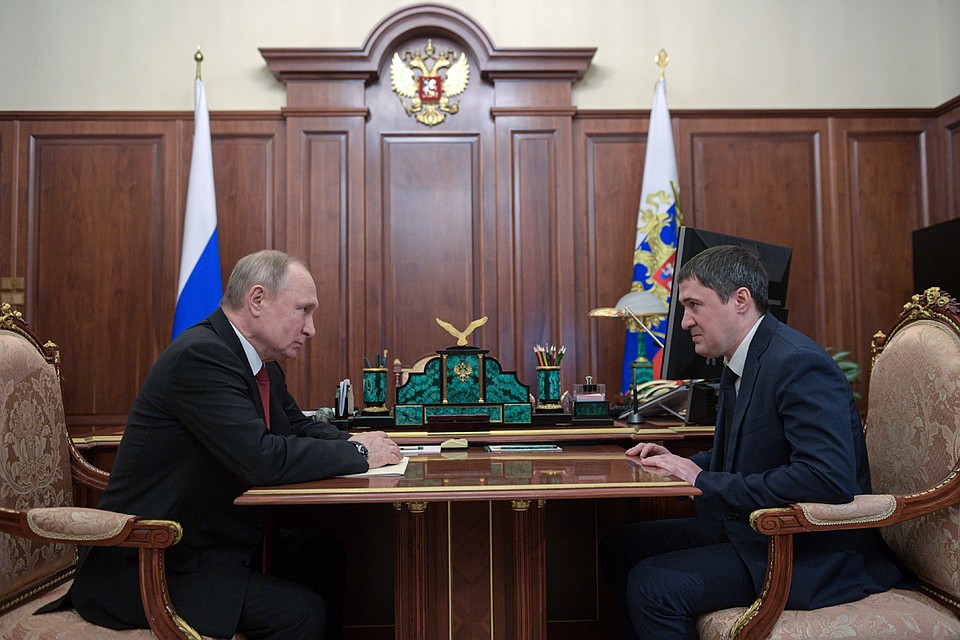 Президент РФ Владимир Путин и назначенный врио главы Пермского края Дмитрий Махонин во время встречи в Кремле. Фото: Алексей Дружинин/ТАСС