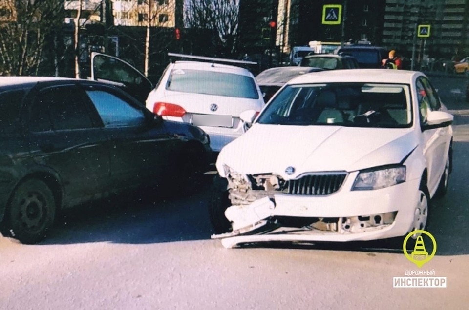 В Пушкине поймали угонщика "Шкоды", который врезался в 4 машины. Фото: vk.com/dorinspb
