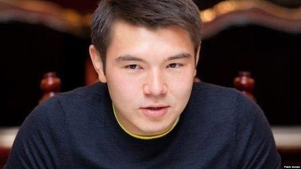 Ранее министр информации и общественного развития Даурен Абаев заявил, что цитировать и обсуждать откровения человека, который проходит этап реабилитации от наркозависимости — неэтично.