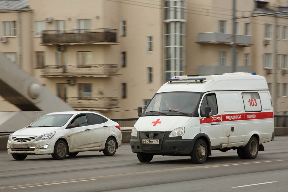 Медики экстренно госпитализировали пятиклассницу в отделение токсикологии, где врачи несколько часов боролись за ее жизнь.
