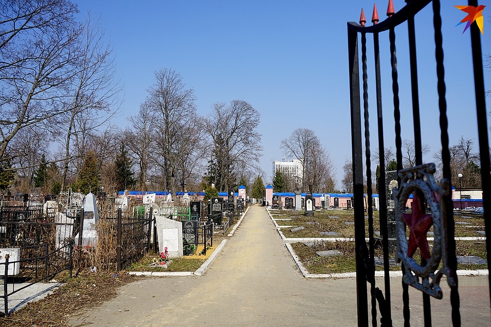 Места под захоронения родственникам умерших продавали за несколько десятков тысяч рублей