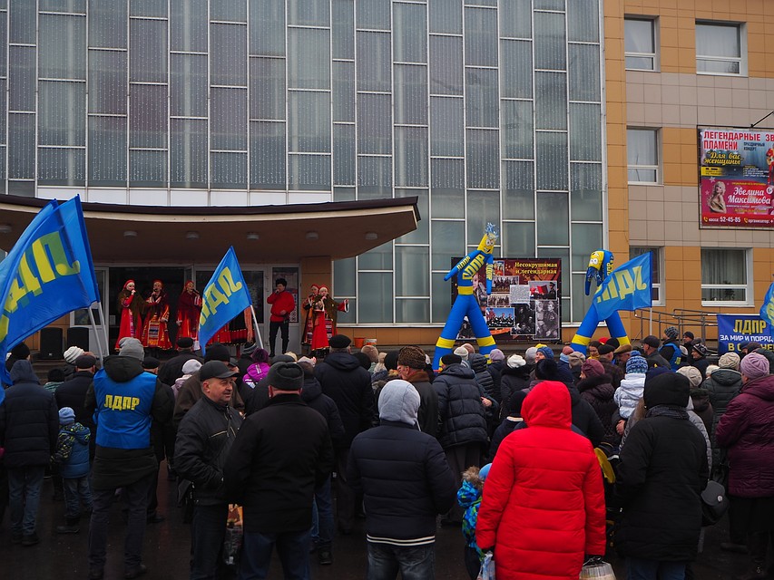 Непогода не помешала ЛДПР поздравить брянцев с 23 февраля.