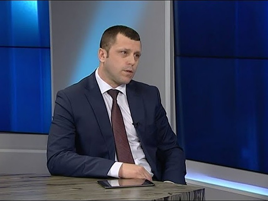 Чиновника отпустили под домашний арест после пятого нападения собак в Красноярске. Фото: стоп-кадр, телеканал "Енисей".