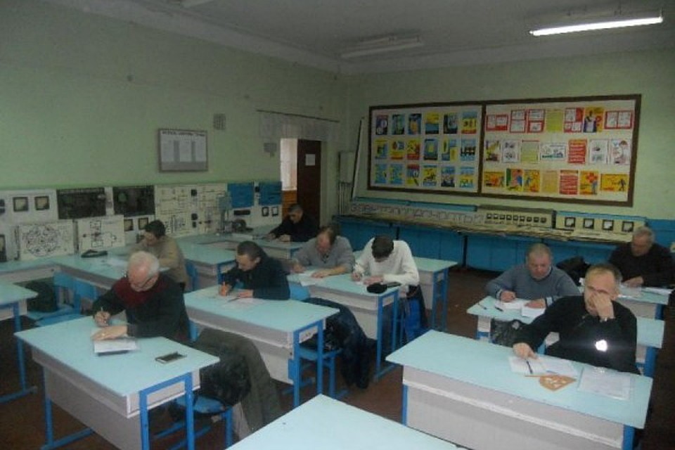 В Луганском колледже технологий машиностроения можно получить специальность электромонтер по ремонту и обслуживанию электрооборудования. Фото: fssblnr.su