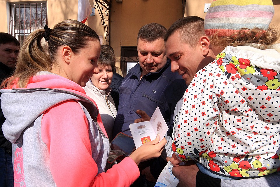 Хорошая новость для тех, кто мечтает получить российское гражданство, но до сих пор не может это сделать по бюрократическим причинам. Фото ТАСС/ Алексей Павлишак