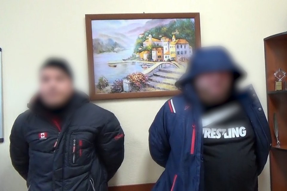 Кузбассовцы попались на вымогательстве у директора управляющей компании. ФОТО: ГУ МВД России по Кемеровской области.