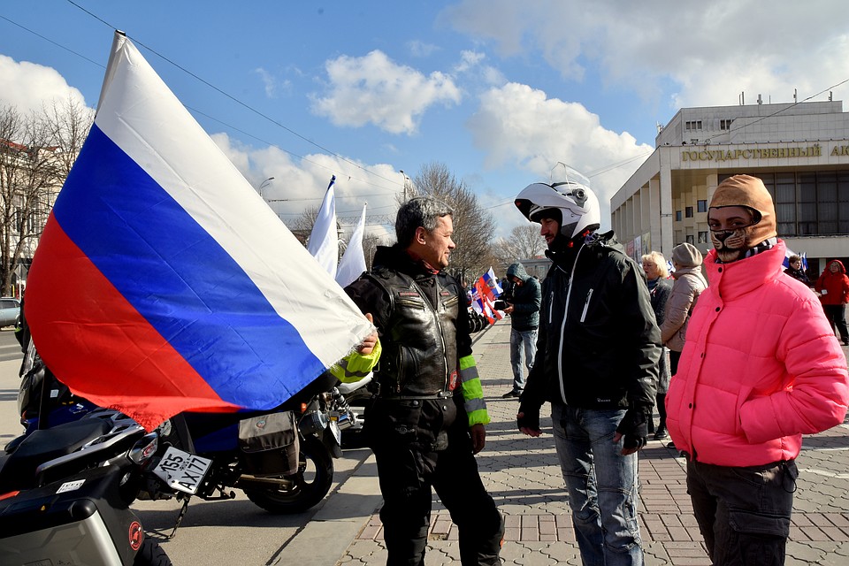 Байкеры собирались на площади Ленина в Симферополе