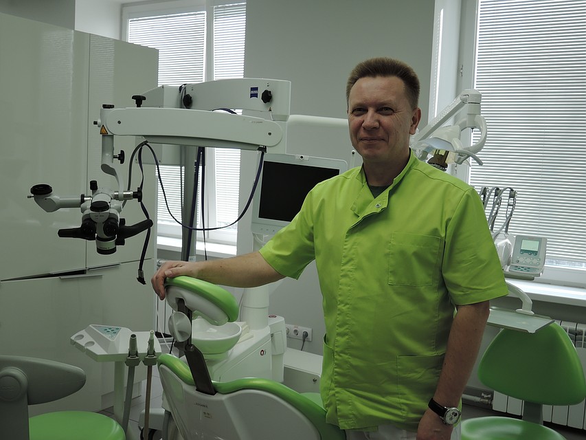 Врач-стоматолог высшей категории Белгородской городской стоматологической поликлиники №1 Андрей Перязев.