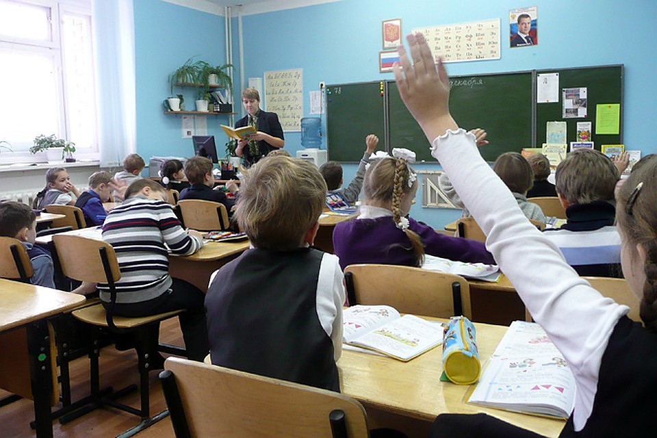 После весенних каникул школьники могут быть переведены на дистанционное обучение.