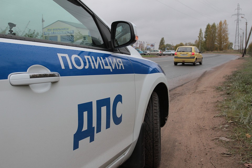 Сотрудники ГИБДД обнаружили в Великих Луках путешественника из Китая.