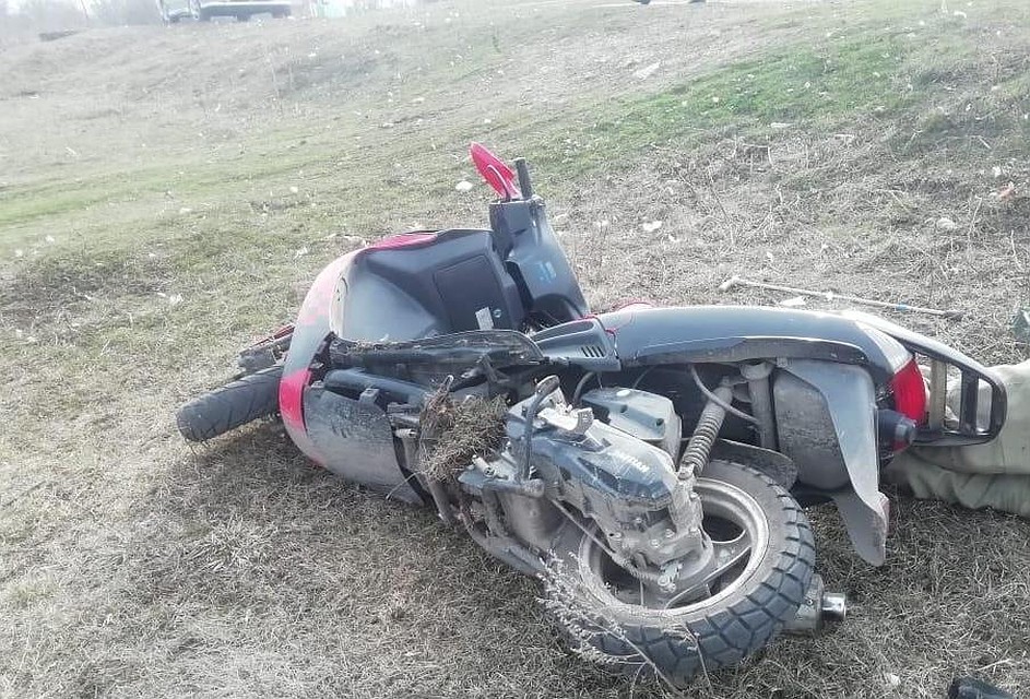 Скутерист попал в больницу
