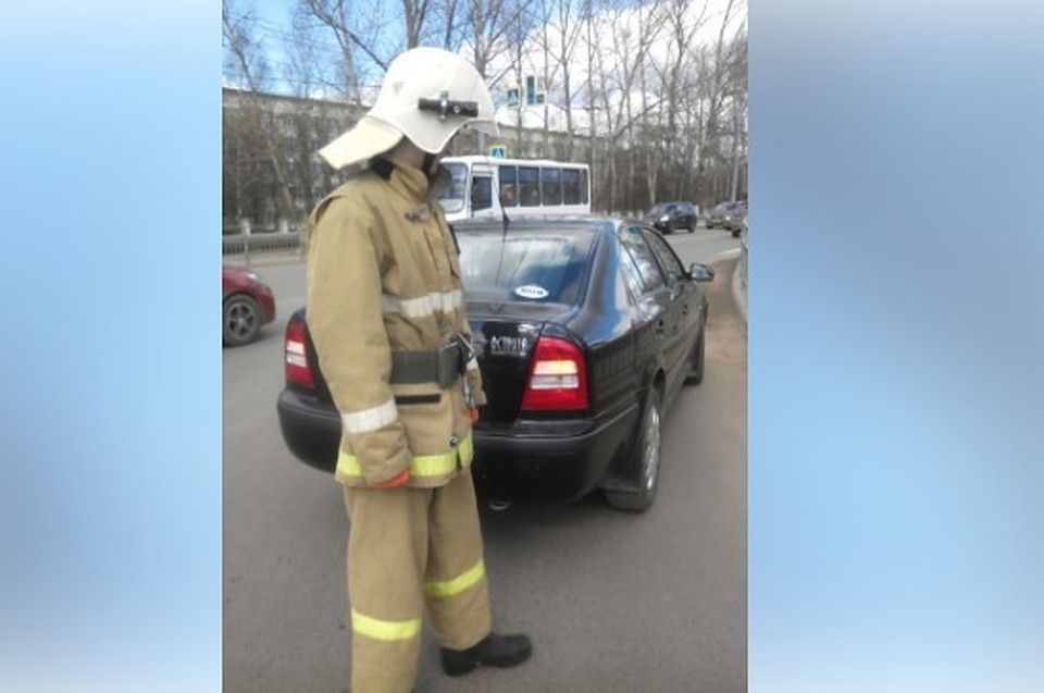На месте аварии работали спасатели и полицейские
