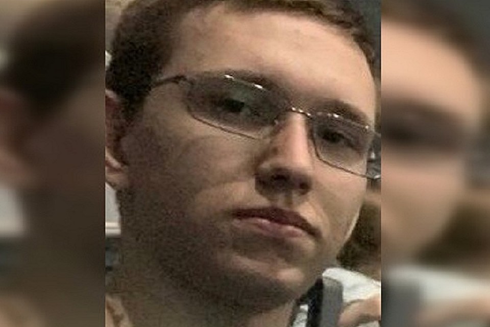 Парень может быть либо в Новосибирске, либо в селе Прокудском. Фото: «Лиза Алерт»