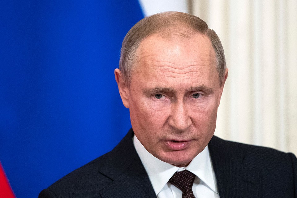 Президент России Путин прибыл в больницу в Коммунарке, где проходят личение больные коронавирусом