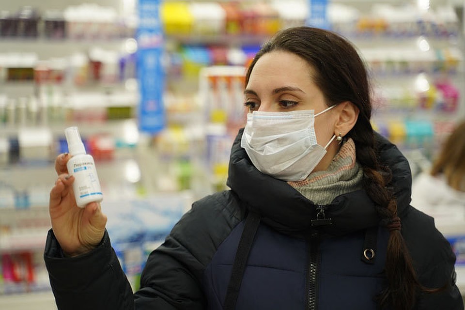 Выходить из дома разрешается только в за лекарством, за продуктами и в больницу.