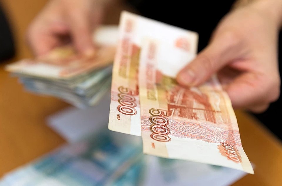 Вместе с резким уменьшением потока клиентов у предприятий резко упала выручка. Фото: Олег ЗОЛОТО