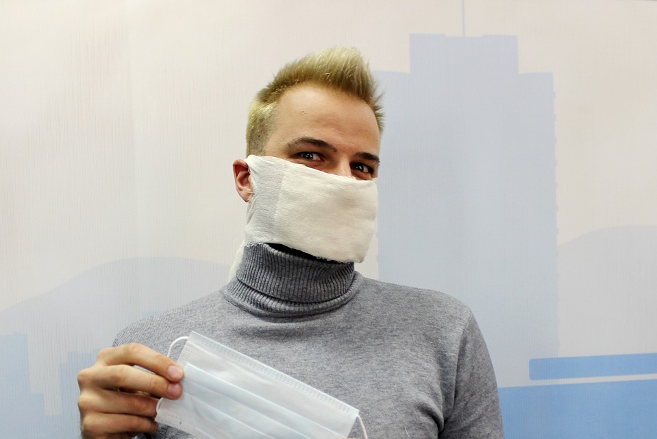 «Комсомолка» ранее тоже попыталась сшить маску из марли. Получилось ну такое себе