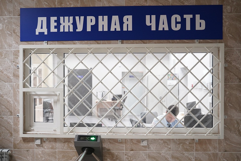 Заявления и обращения просят отсылать по обычной или по электронной почте