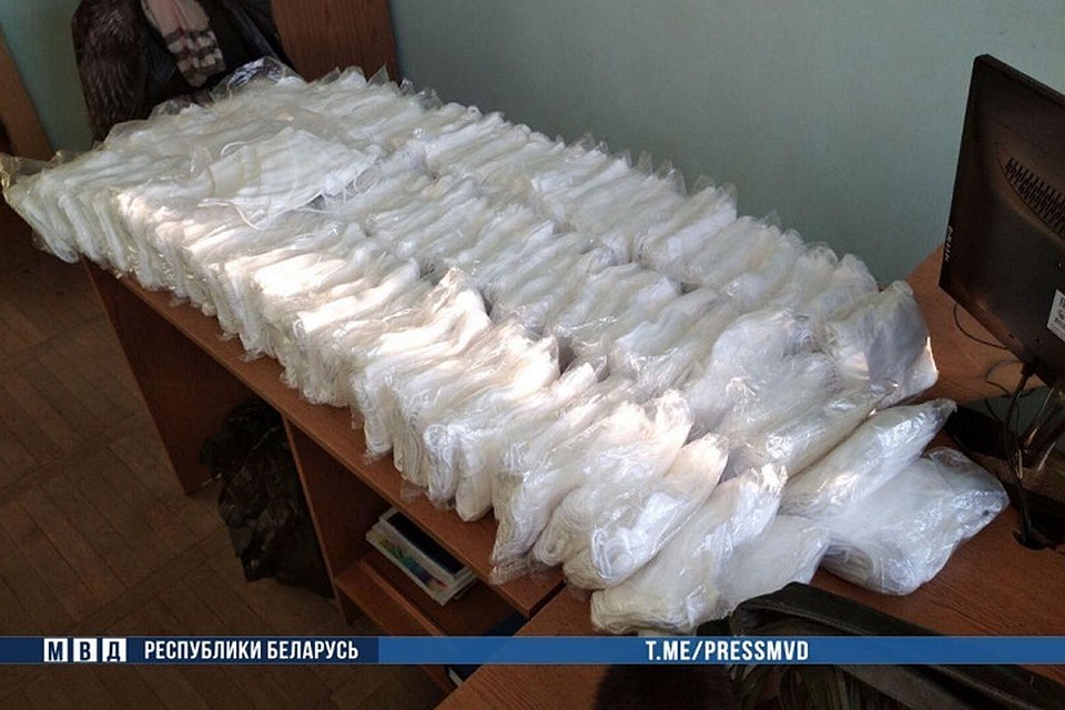 У нелегальной торговки масками изъяли 1000 изделий. Фото: МВД.