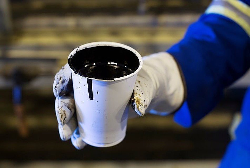 Цена на нефть марки Brent выросла до 23,04 долларов