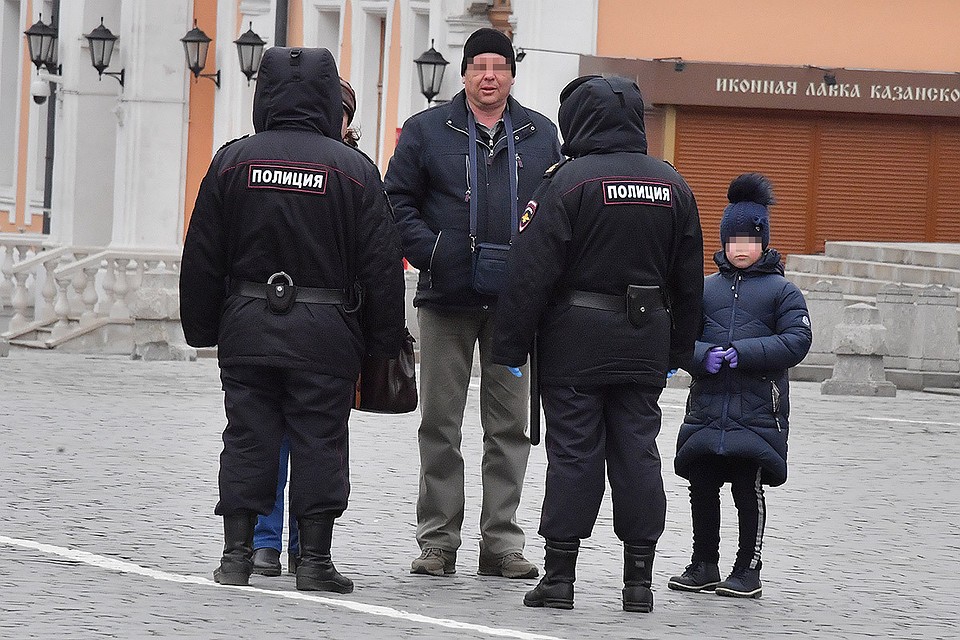 Принятые Госдумой поправки в законы ужесточают ответственность за нарушение карантина или режима самоизоляции на время распространения коронавируса.