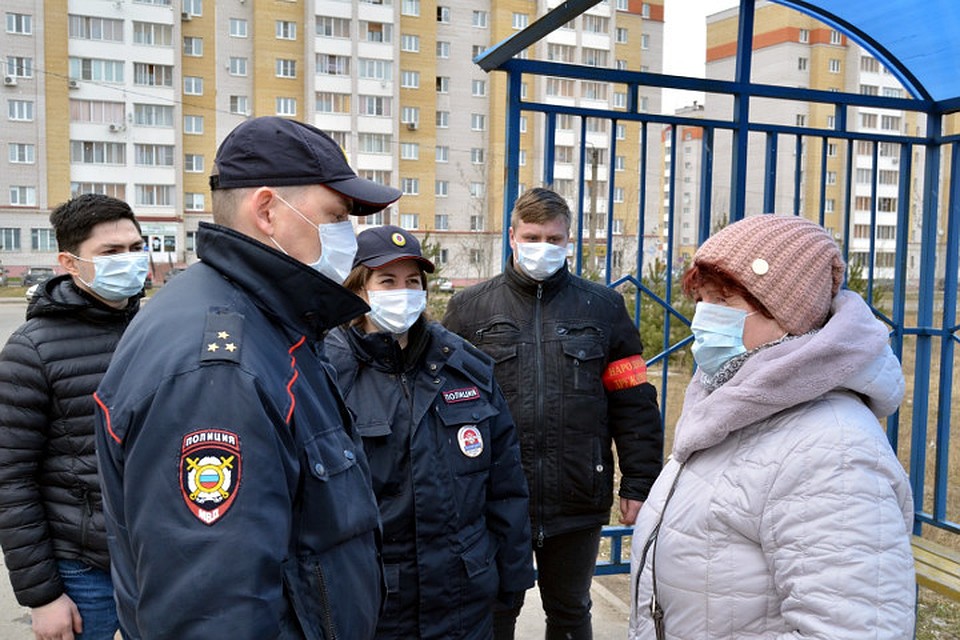 Теперь в патруль - только в масках. Фото: УМВД России по Тверской области