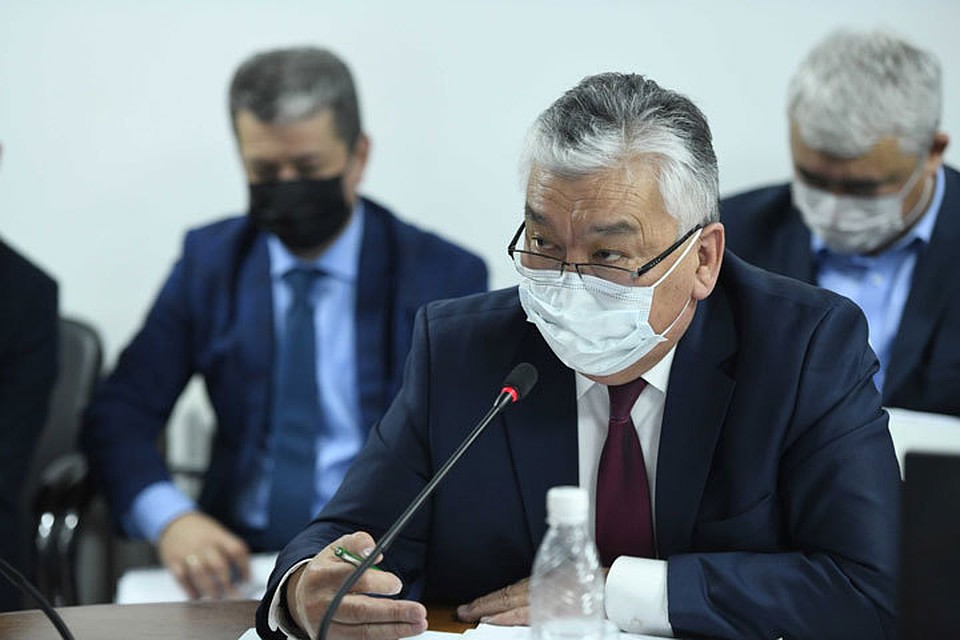 Глава Минздрава поручил специальной комиссии разобраться в причинах заражения медиков.