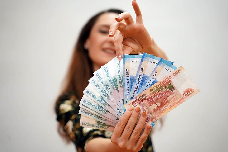 В Москве начали выплату повышенного федерального пособия по безработице с региональной компенсационной доплатой.