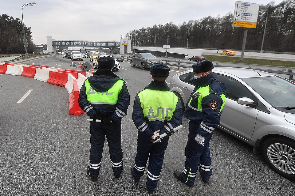 На въездах в Москву появились заторы после введения пропускной системы