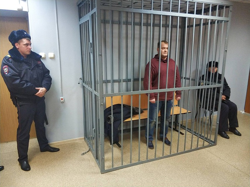 Чиновнику дали два года колонии общего режима со штрафом 400 тысяч рублей.