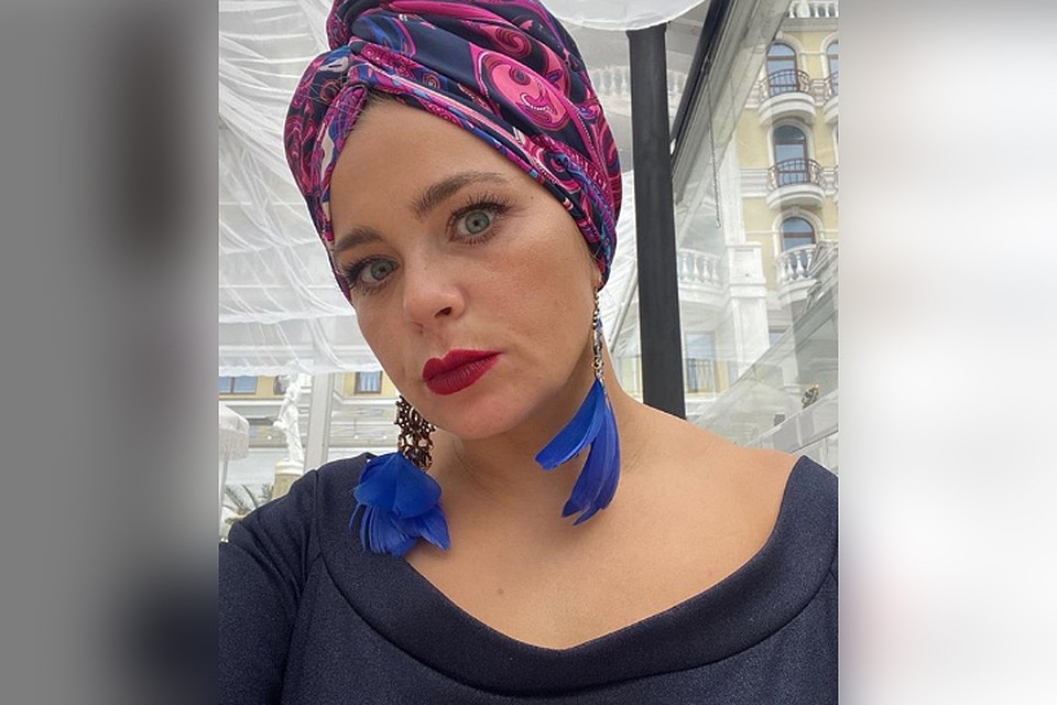 На малую родину актриса приехала на время самоизоляции, чтобы провести время с родными.