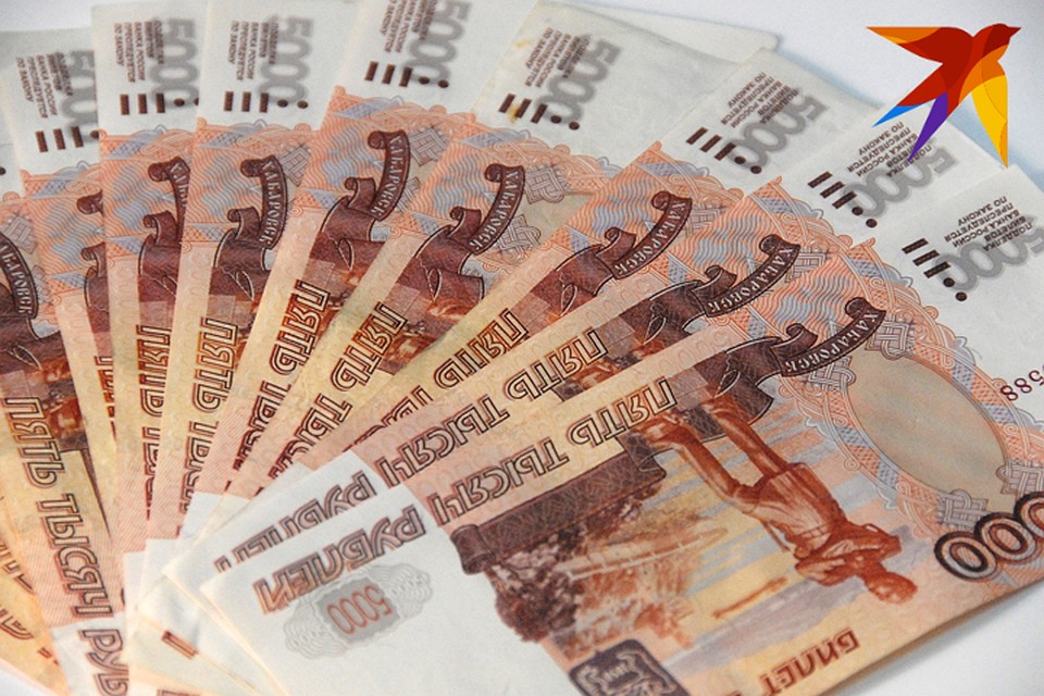 Чаще всего злоумышленники представляются работниками банковской сферы.