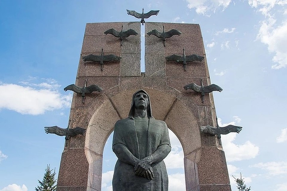 Мемориальный комплекс семье Володичкиных.