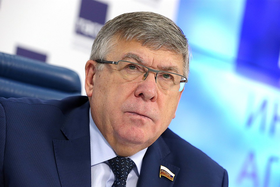 Председатель Комитета Совета Федерации по социальной политике Валерий Рязанский. Фото: Владимир Гердо/ТАСС