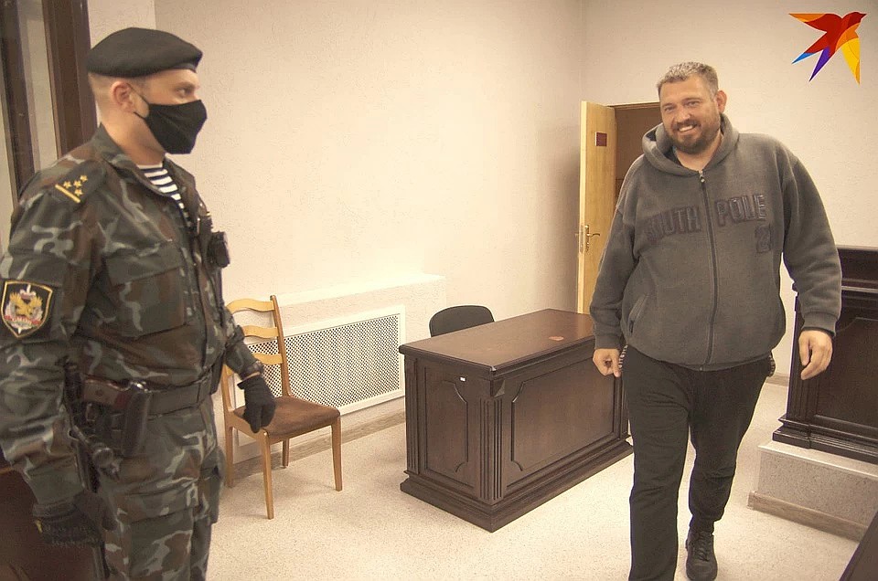 Блогера Тихановского, осужденного на 30 суток, неожиданно отпустили
