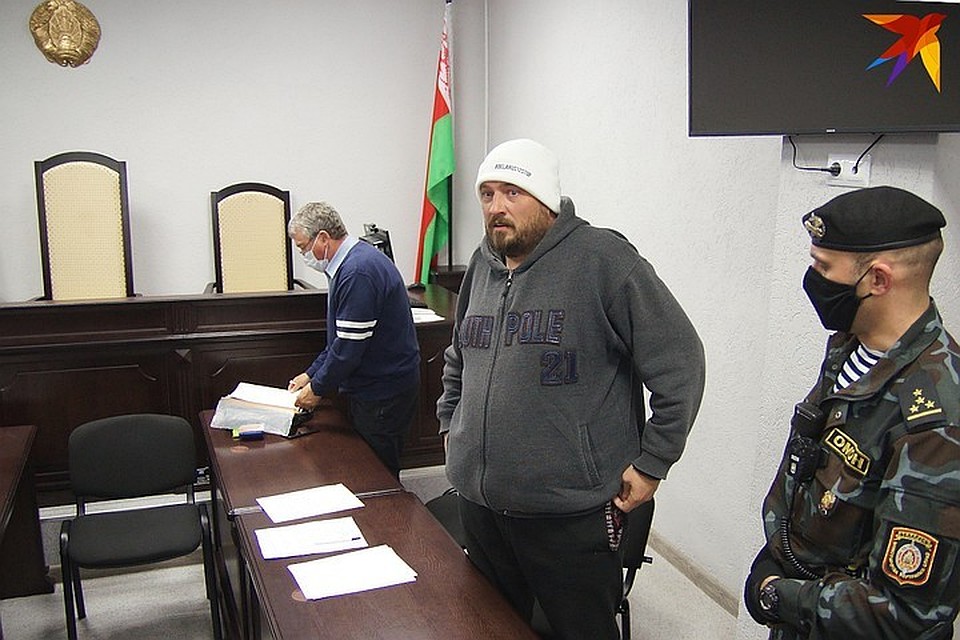 В регистрации инициативной группы блогера Сергея Тихановского было отказано. При этом ЦИК зарегистрировал инициативную группу его супруги.